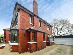 Front External- click for photo gallery